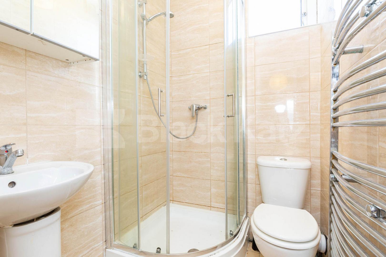 Arranged over 2 floors is this 4 bedroom with balcony and modern kitchen Twyford Street, Kings Cross